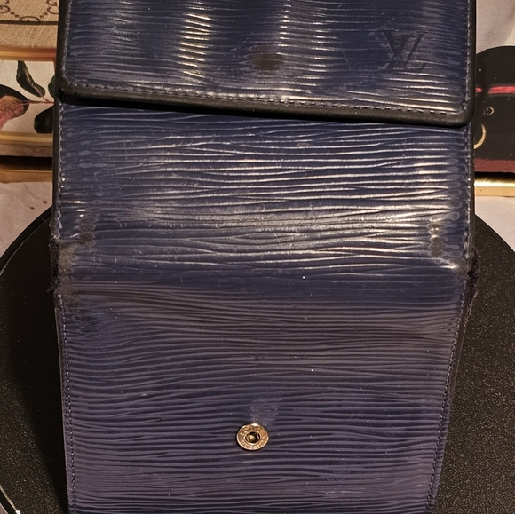 Louis Vuitton Epi Leather Compact Wallet - Picture 8 of 16